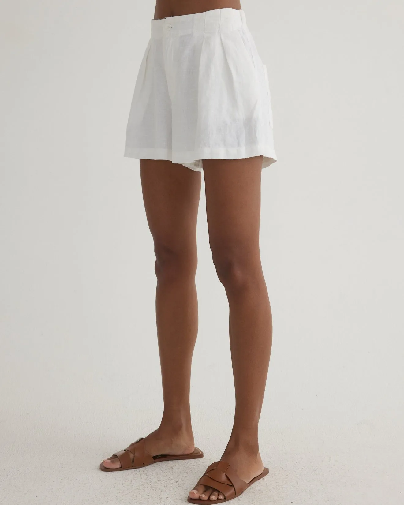 Double Pleat Short - White