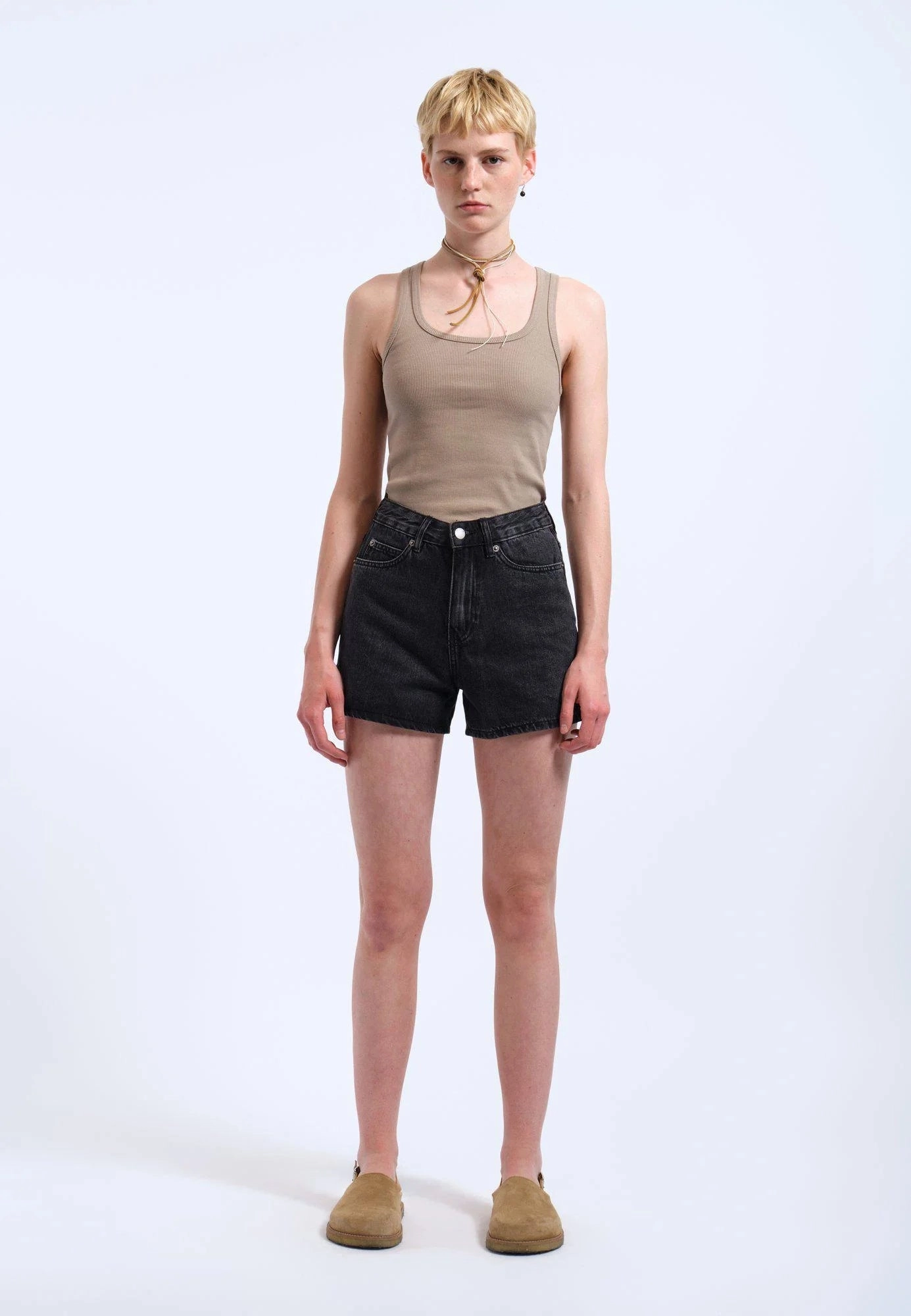 DR DENIM - SHORT NORA - RETRO NOIR - PÉ25