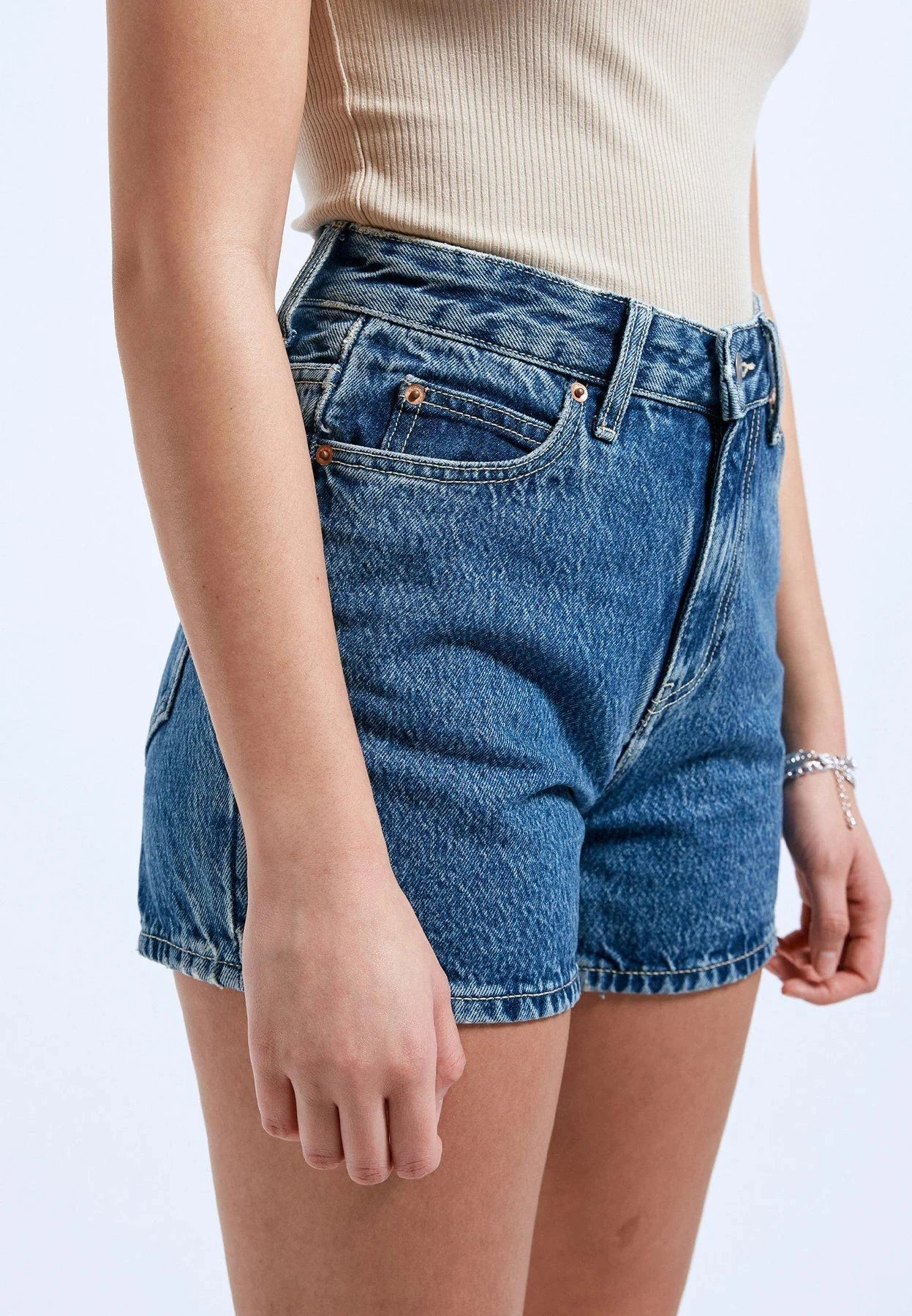 DR DENIM - SHORT NORA - STEAM MID RETRO - PÉ25