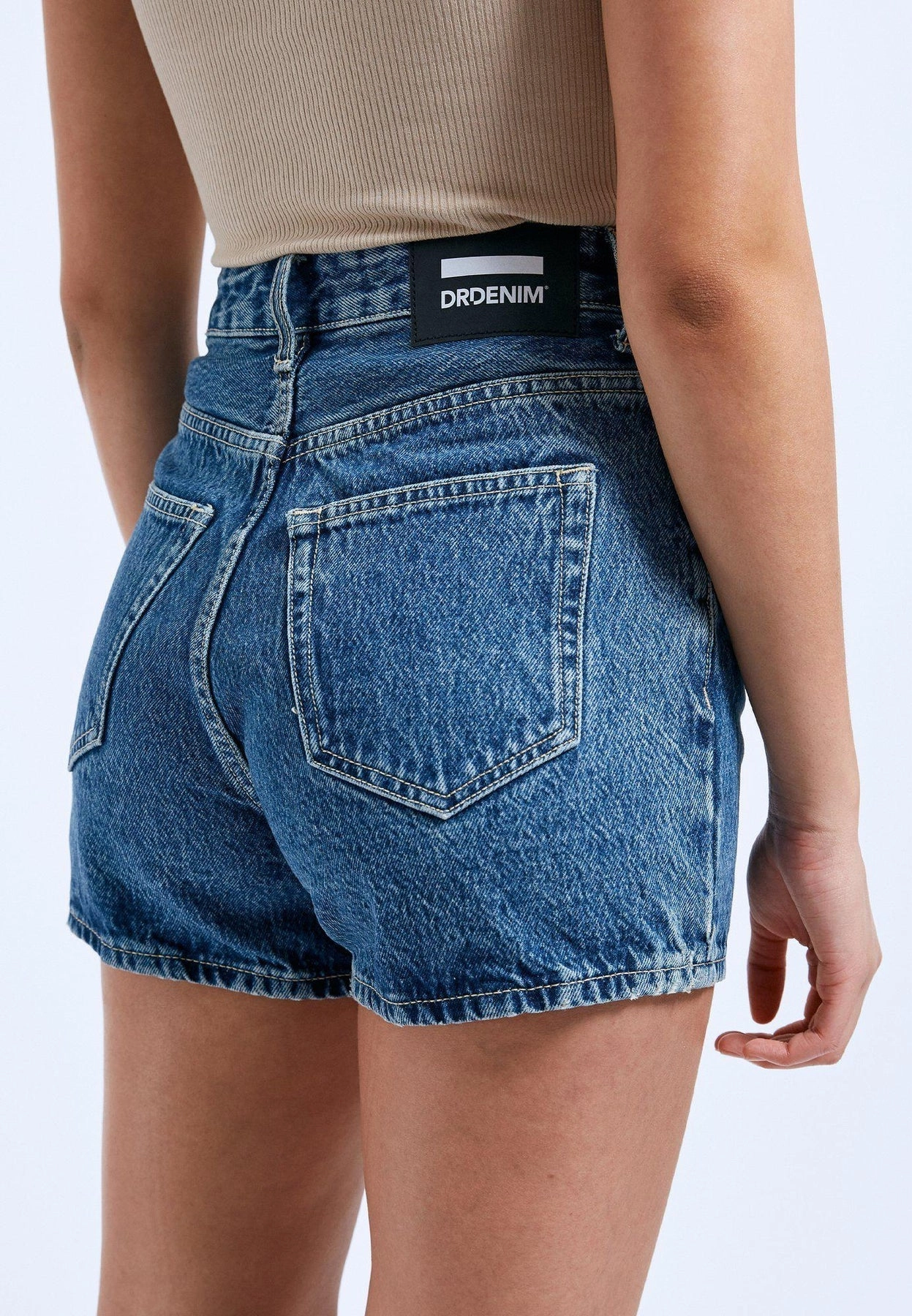 DR DENIM - SHORT NORA - STEAM MID RETRO - PÉ25