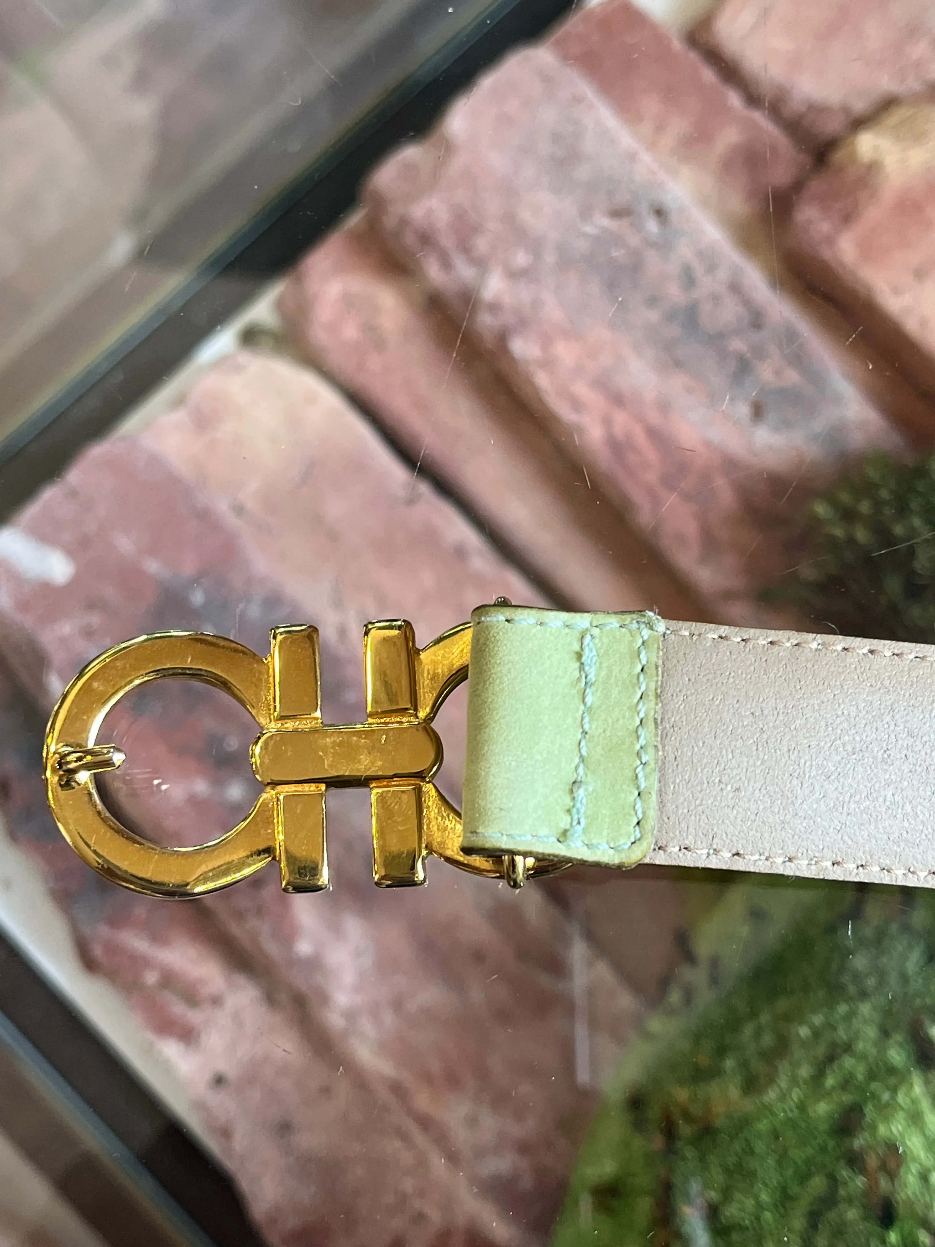 FERRAGAMO Green Suede Gancini Thin Belt Sz 70/28