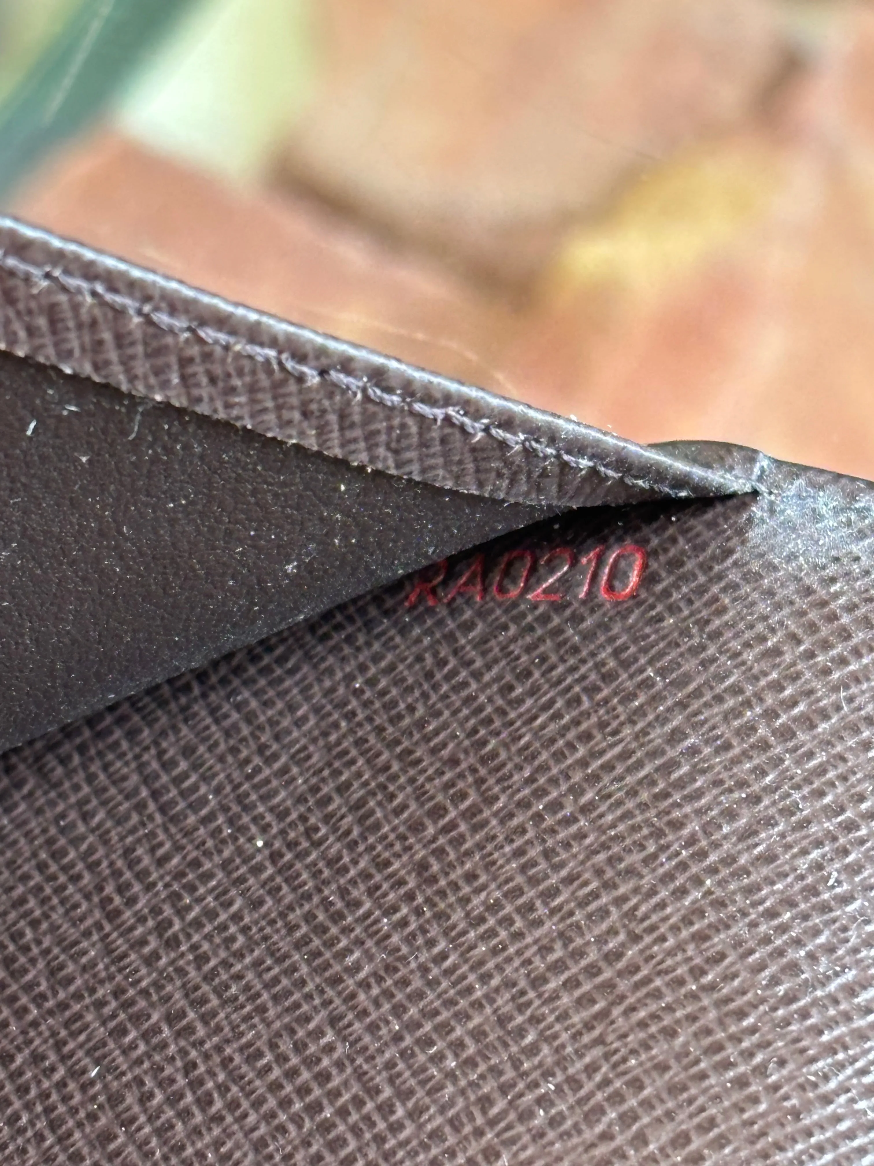 LOUIS VUITTON Damier Ebene Medium Ring Agenda Cover